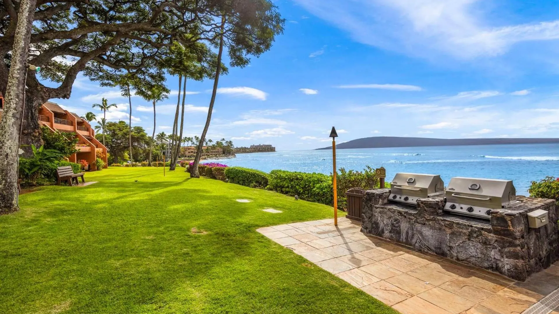 Kuleana Club #701 Oceanfront - 1 Bedroom 1 Bathroom - Ground Floor Kahana Holiday home